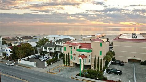 Desoto Beach Hotel in Tybee Island, United States from $55: Deals, Reviews, Photos | momondo