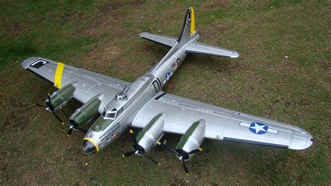 B-17 "Flying Fortress" 72''/1875mm Brushless Warbird with Worm Drive ...