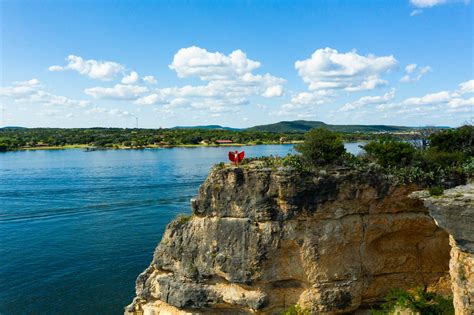 WATCH: Cliff Jumping On Possum Kingdom Lake | The Daytripper