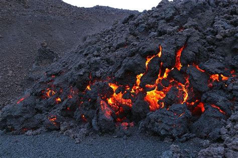 AA Lava | Aa lava front | Lava flow, Lava, Volcanology