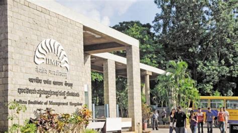 IIM Bangalore Placements 2022: 513 students get 662 offers - Hindustan ...