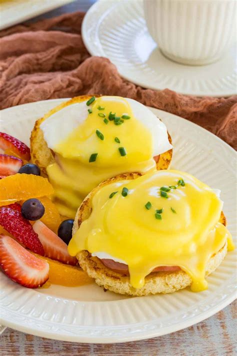 Gluten Free Eggs Benedict | Cupcakes & Kale Chips