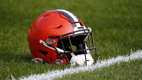 Cleveland Browns Officially Unveil New Logo | iHeart