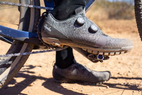 The Best Gravel Bike Shoes of 2021 | GearJunkie