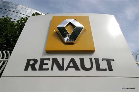 Renault Emblem Evolution - 117 Years Crowned with Fresh 2015 Motif