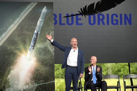 Amazon Founder Jeff Bezos' Space Company Safely Lands a Rocket - NBC News