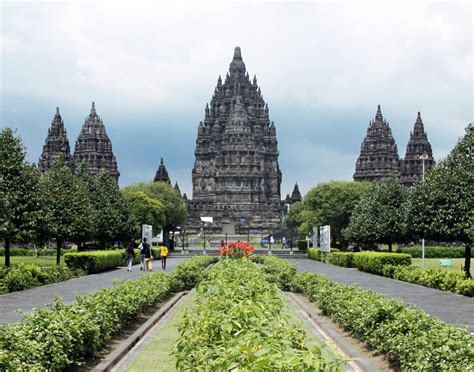 Borobudur The Crown Of Java - Explore Indonesia