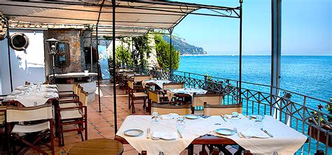 Coming to Ravello and not sure where to eat and drink? We got you covered. Our local guide… in ...