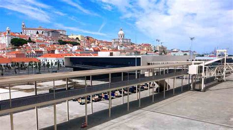 Lisbon (Portugal) Cruise Port Guide: Review (2023)