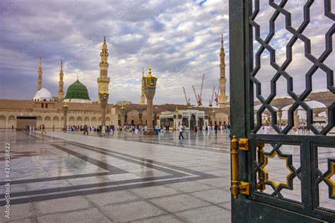 Beautiful Masjid al Nabawi along with the Green dome Stock Photo ...