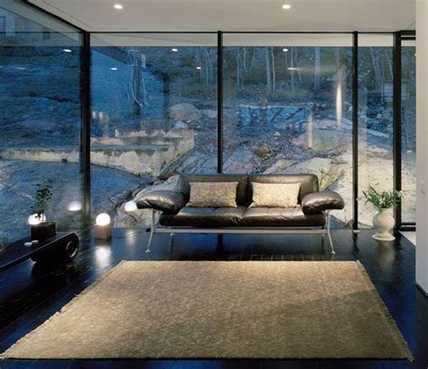 Contemporary hillside house by WRB Architects