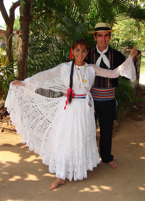 Paraguay - Tarjes típicos de mujer y hombre para bailar la Danza Paraguaya | Traje típico ...