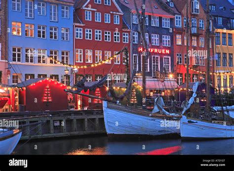 Nyhavn, Christmas Market, Copenhagen Stock Photo - Alamy