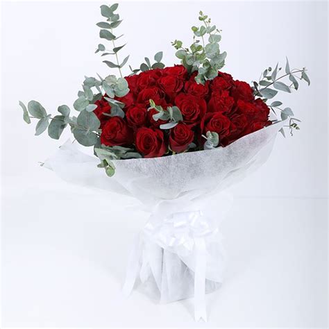 Buy/Send Signature Red Roses flowers Online | Order Now at Juneflowers