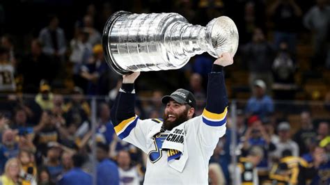 NHL free agency news: Lightning sign Stanley Cup champion Pat Maroon ...