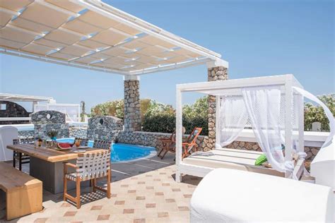 The Best Santorini Villas With Private Pools - ItsAllBee | Solo Travel & Adventure Tips