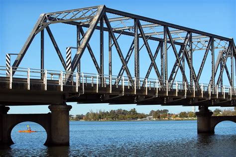 Victorian Electoral Commission appointed to carry out Yarrawonga-Mulwala bridge plebiscite | The ...