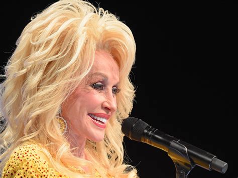 Dolly Parton's 'Jolene': The Story Behind the Song