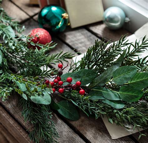 20+ Types Of Christmas Garland – The Urban Decor