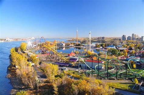 Visitor's Guide to La Ronde Amusement Park Montreal