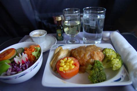United Airlines domestic first class | Airline food, In-flight meal, Plane food