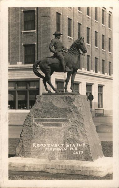 Roosevelt Statue Mandan, ND Postcard