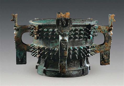 Bronze artifacts found in 3,100-year-old tomb tell of dynastic take ...