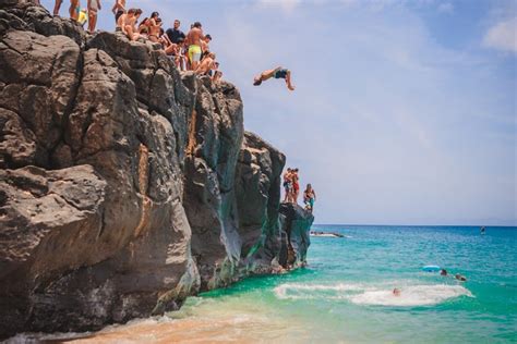 The Cultural Significance to Cliff Jumping in Hawaii - Hawaii Magazine ...