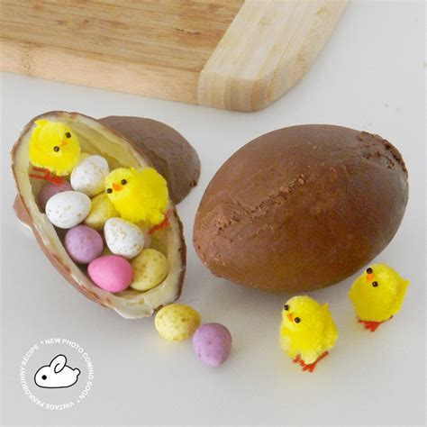 DIY Kinder Eggs - Pankobunny