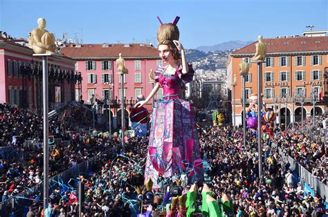 Carnaval de Nice 2018 : Macron, Pesquet, le défilé des chars en images