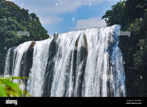 Huangguoshu waterfall in guizhou province Stock Photo - Alamy