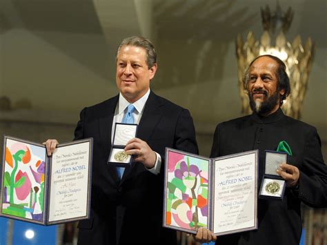 Gore, UN panel receive Nobel prize