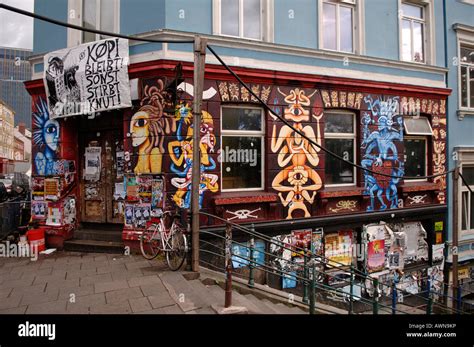 Graffiti on a house, St. Pauli district, Hamburg, Germany, Europe Stock ...