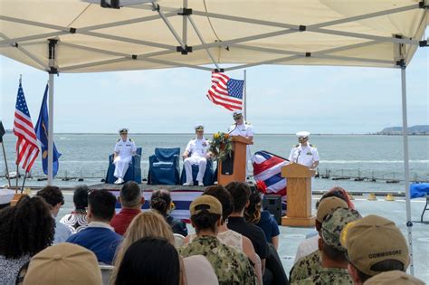 DVIDS - Images - USS Omaha (LCS 12) blue Crew Holds Change of Command ...