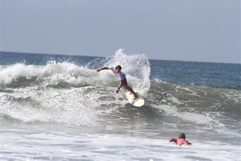 Surcan las olas en Torneo Abierto de Surfing y Bodyboard con Causa - Noroeste