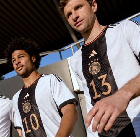 DFB-Trikot 2022: Deutschlands neuer WM-Dress hat eine Besonderheit - WELT