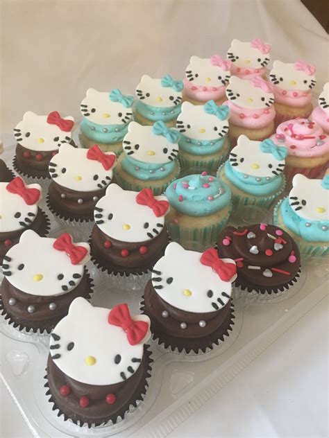 Hello kitty cupcakes