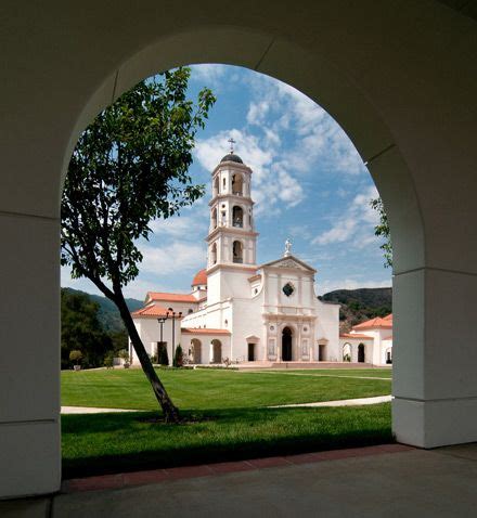 Our Lady of the Most Holy Trinity Chapel | Thomas Aquinas College | Thomas aquinas college ...