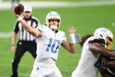 Expert Gives Chargers Near-Impossible Chance to Win 1st Super Bowl in ...