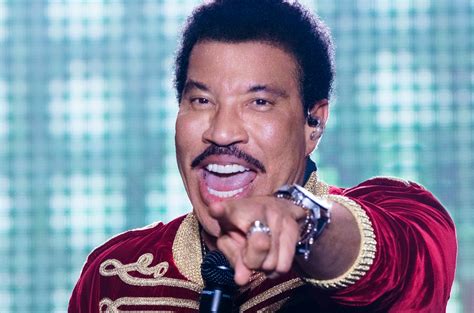 How old is Lionel Richie - MohamedFreida