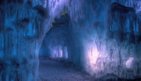 Wisconsin's Magical "Ice Castles" Display Has Just Opened In Lake ...