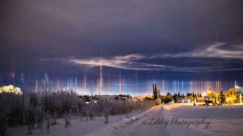 Photographer Captures Amazing Light Pillars In Northern Ontario (10+ Pics) | Bored Panda