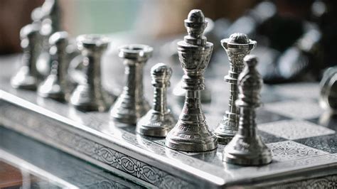 How to play King's Gambit (+ Video) - Chess.com