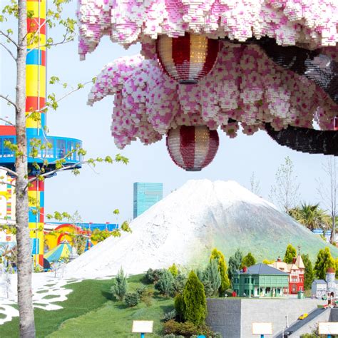 The World’s Largest LEGO Cherry Blossom Tree Blooms in Japan | 99inspiration