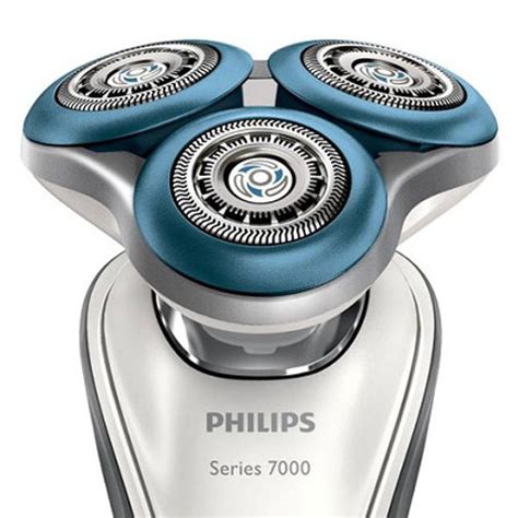 Philips - Norelco Electric Shaver series 7000 | theafricanfamily