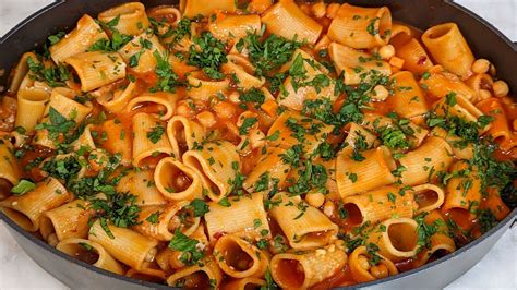 One-Skillet Pasta with Chickpeas (Ceci) | Rachael Ray | Recipe ...