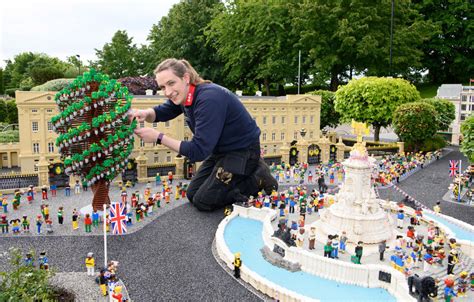 Her Majesty gets a mini Jubilee makeover at the LEGOLAND® Windsor Resort - Visit Windsor