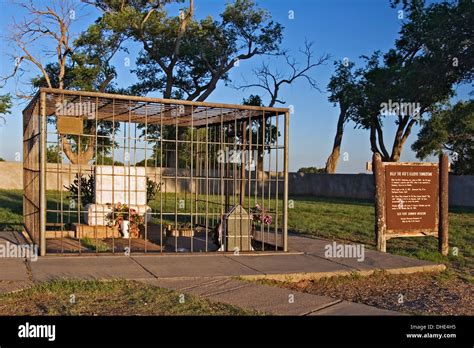 Billy the Kid's grave, Old Fort Sumner Museum, Fort Sumner, New Mexico USA Stock Photo - Alamy