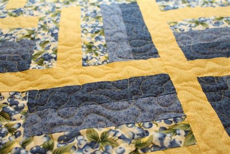 Sarah Lynn's Quilting: Customer's Blue and Yellow Quilt