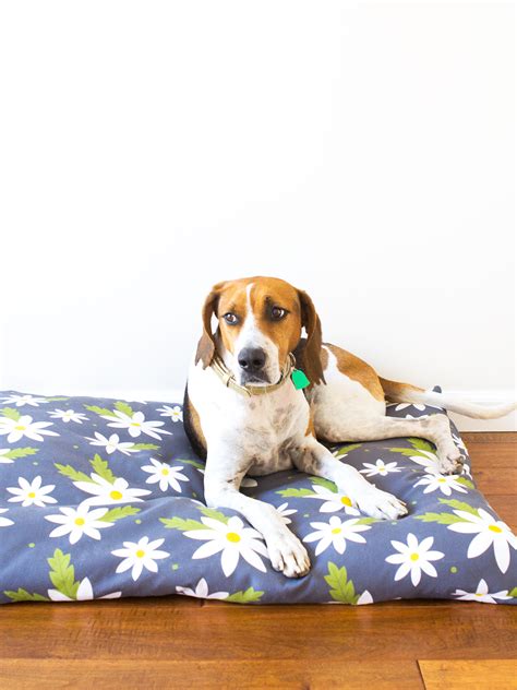 DIY Easy to Sew Zippered Dog Bed Cover - Sarah Hearts